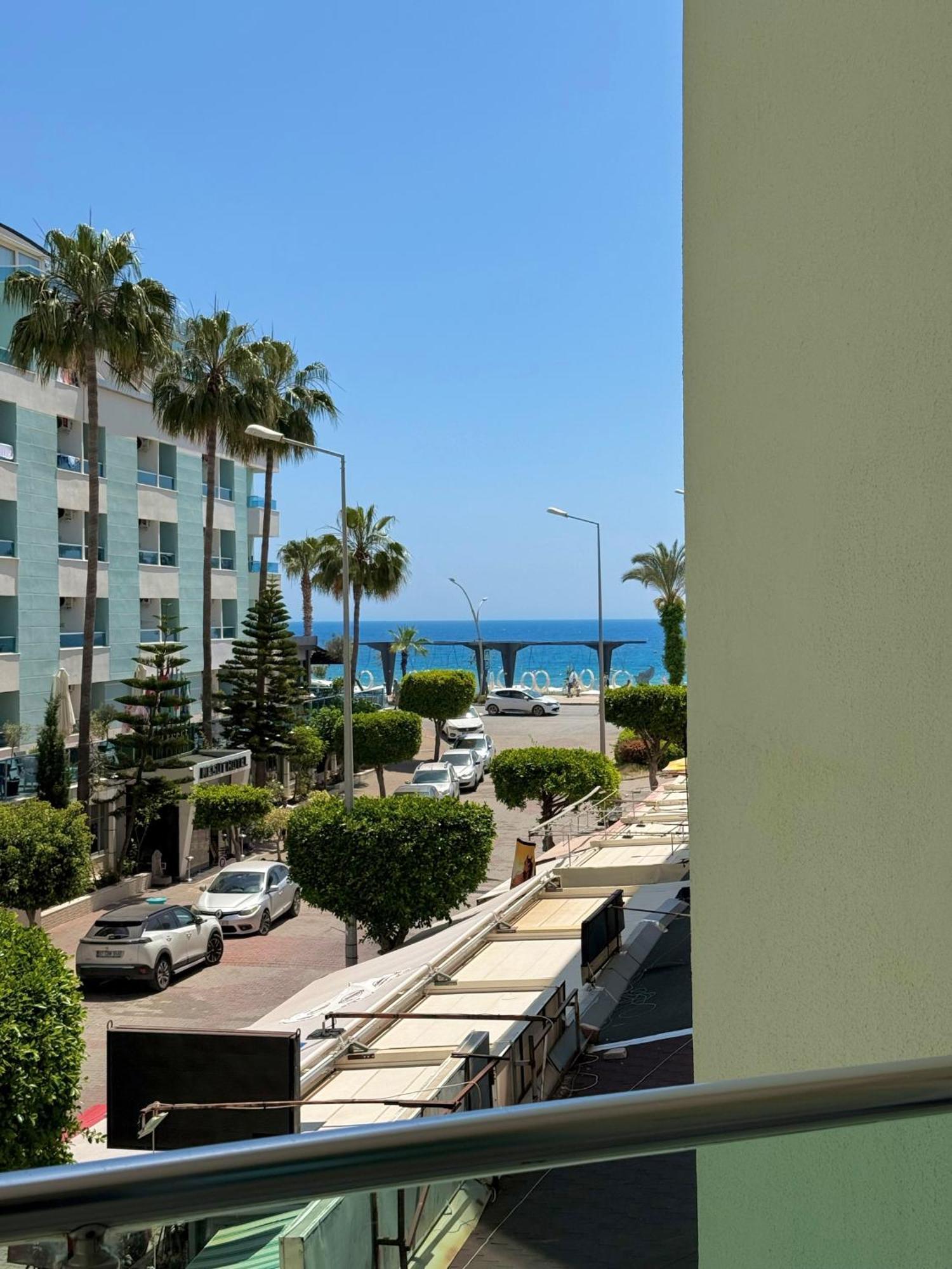 Sa Apartments! Beachfront Apartment With Sea View & Pool Alanya Eksteriør billede