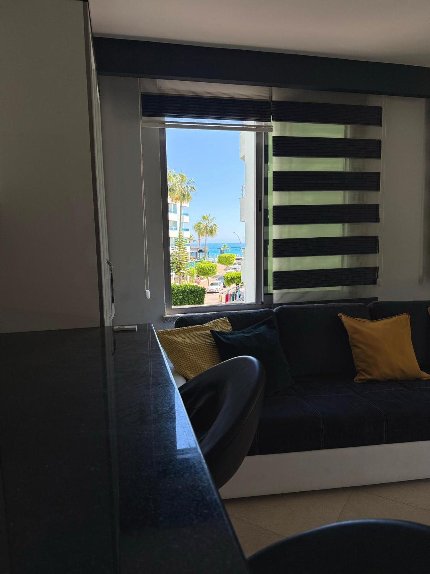 Sa Apartments! Beachfront Apartment With Sea View & Pool Alanya Værelse billede