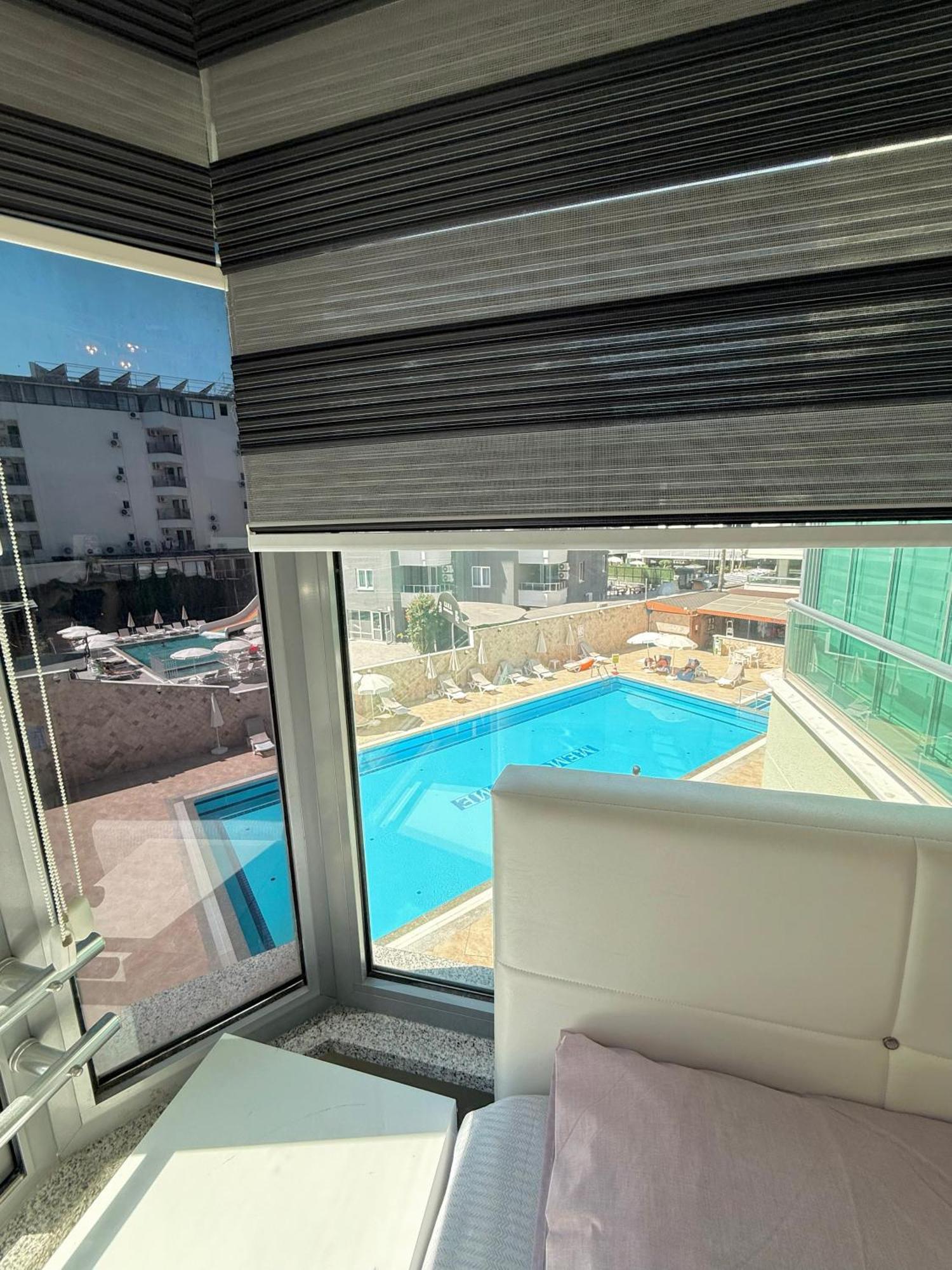 Sa Apartments! Beachfront Apartment With Sea View & Pool Alanya Eksteriør billede