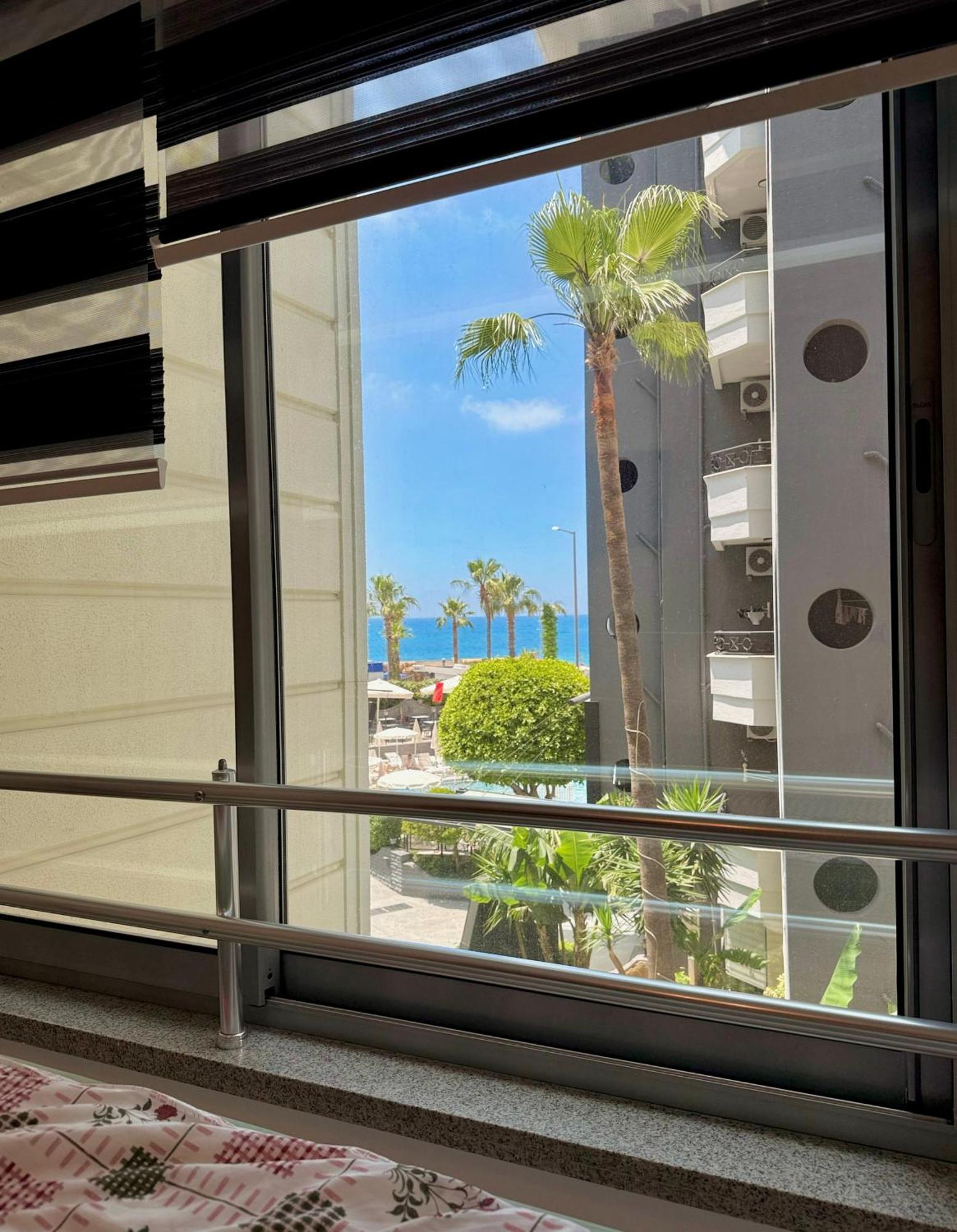 Sa Apartments! Beachfront Apartment With Sea View & Pool Alanya Eksteriør billede